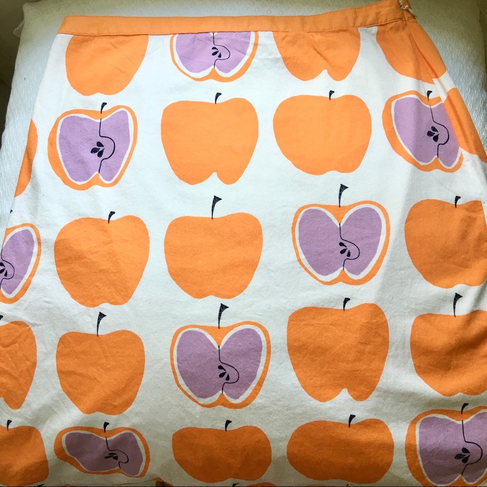 Fun & Fruity Boden apple skirt!! 🍏 - Picture 2 of 8